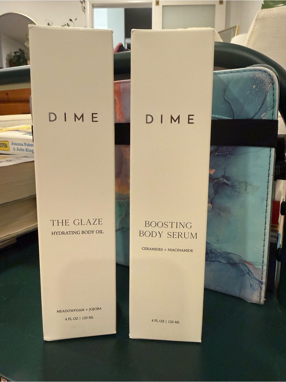 DIME The Glaze Hydrating Body Oil & Boosting Body Serum - White